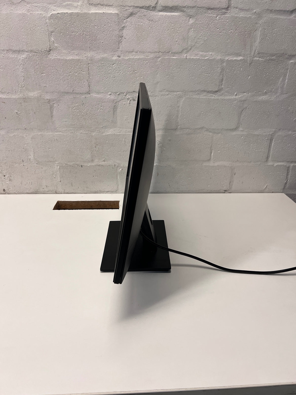 Dell Desktop Computer Monitor with Stand — Working Order; Samsung and Philips Lack Power Cables – condition detail