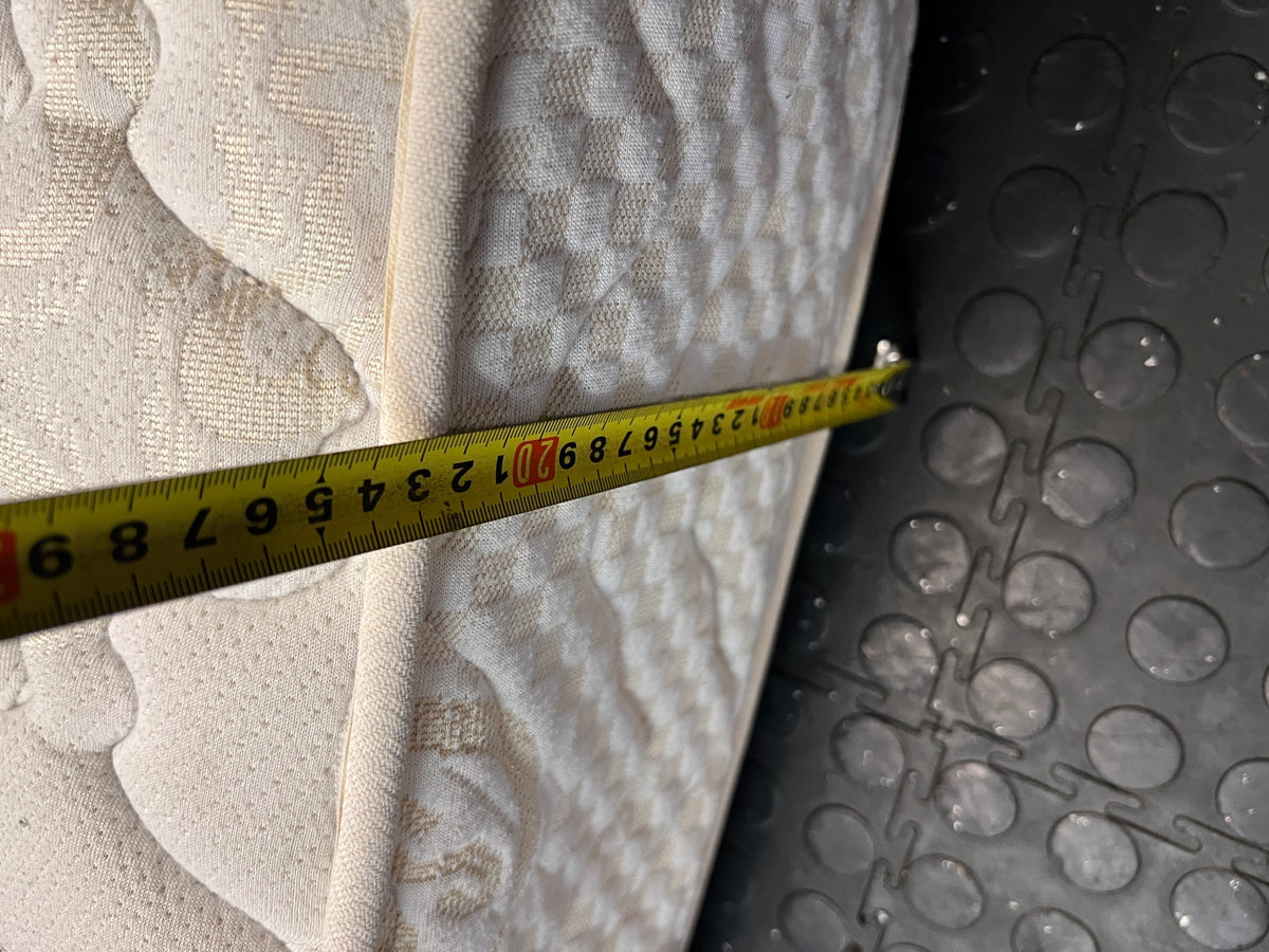 King Serta Sertapedic Brookfield Mattress — Marks and Surface Discolouration – height measurement