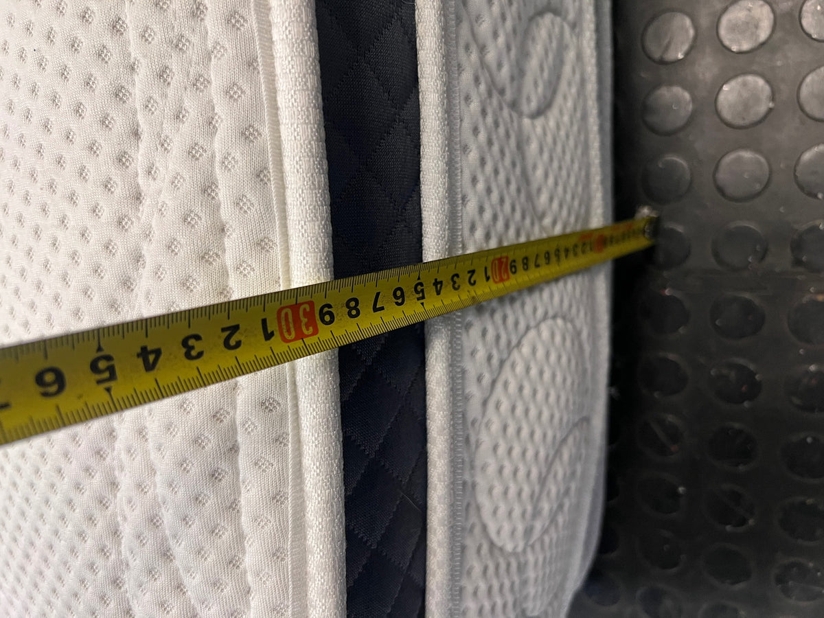 Therapedic Royal Collection Queen Size Mattress — Great Condition Mattress Only – height measurement