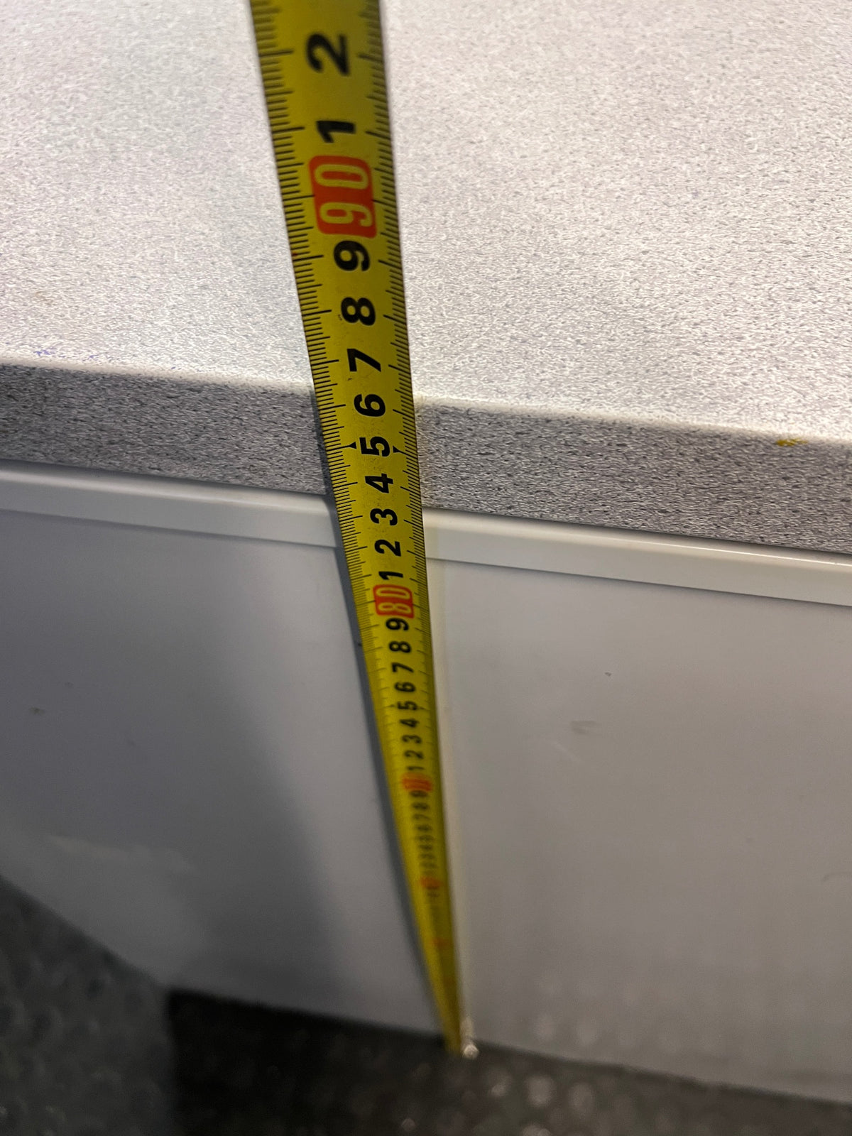 KIC 600L Large White Chest Freezer — Unit Not Reaching Freezing Temperature; Cosmetic Scuffs – height measurement