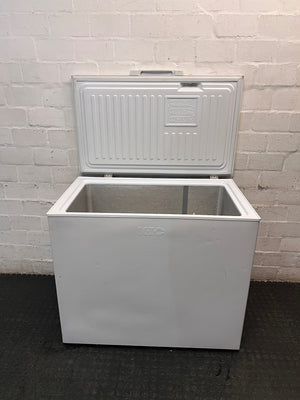 KIC White Chest Freezer with Grey Lid — Not Reaching Freezing Temperatures; Minor Cosmetic Damage – side view