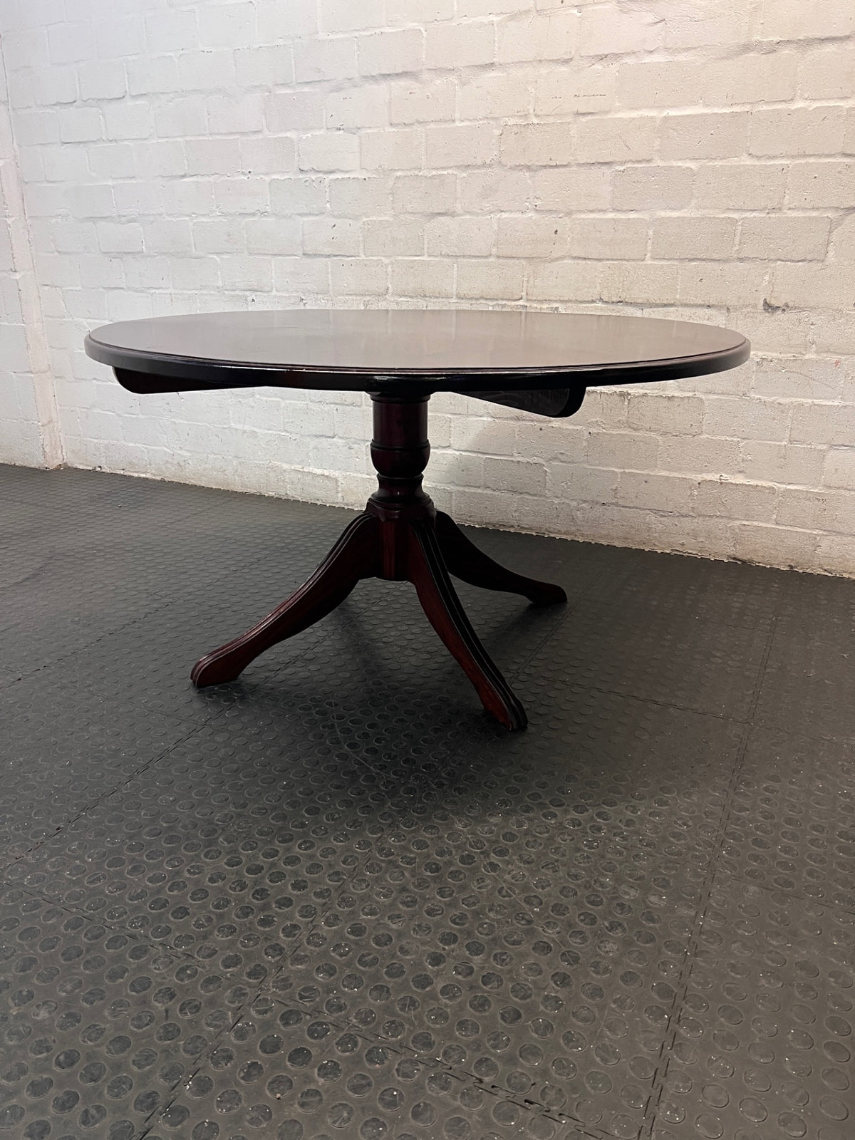 Round Wooden Pedestal Dining Table in Dark Brown — Clean and Well Maintained – condition detail