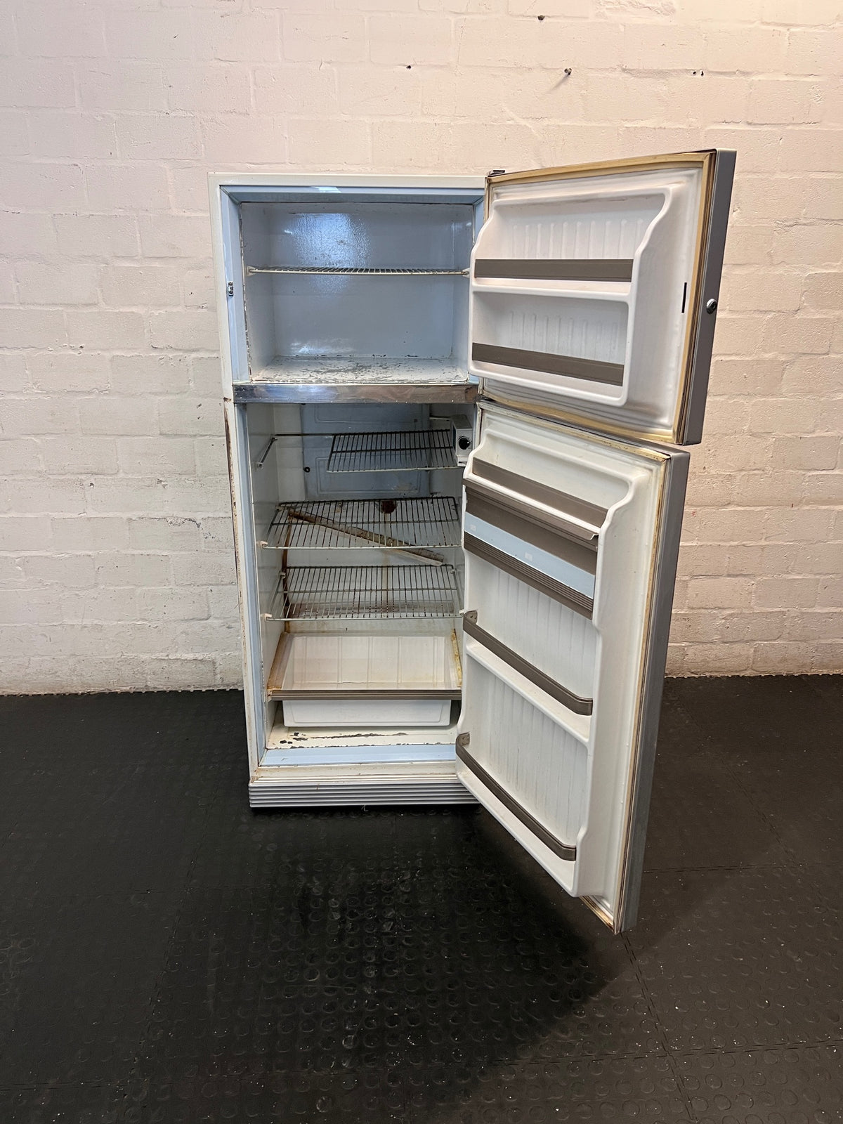 Imperial Retro Beige Mottled Fridge Freezer — Working with Loud Compressor Noise – side view