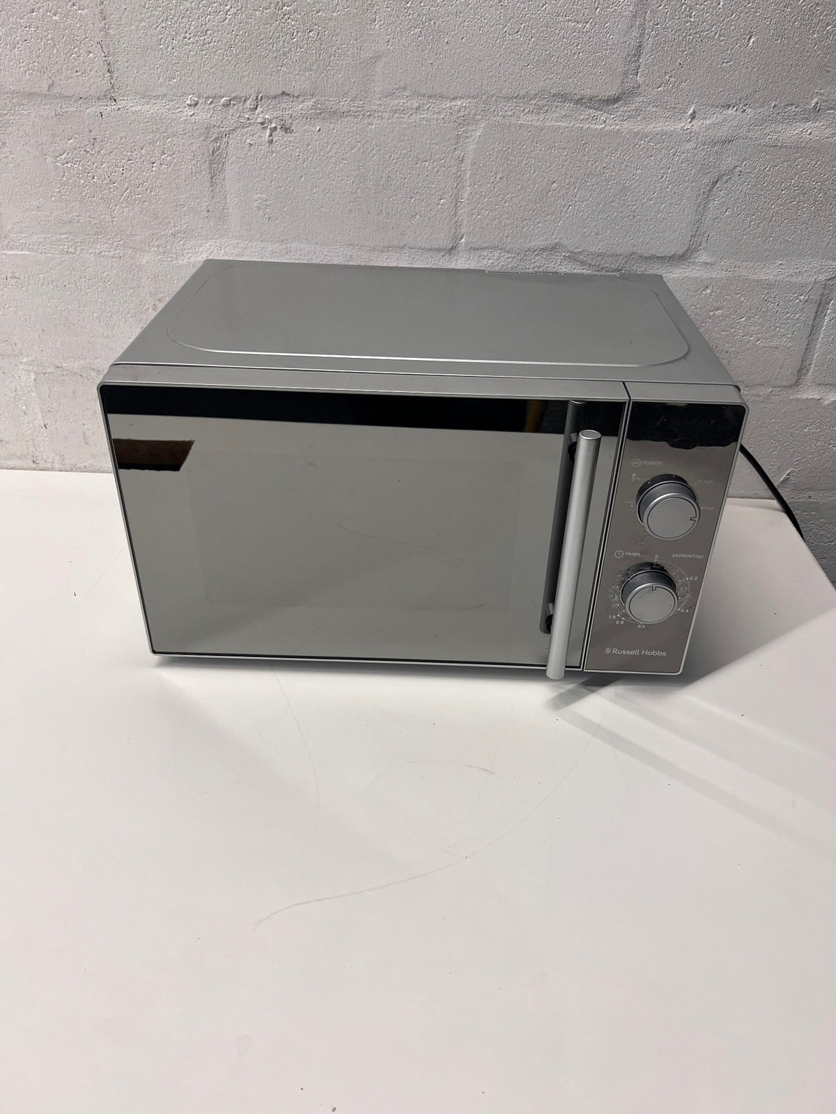 Russell Hobbs Silver Mirror Finish Microwave — Good Working Order – main front view