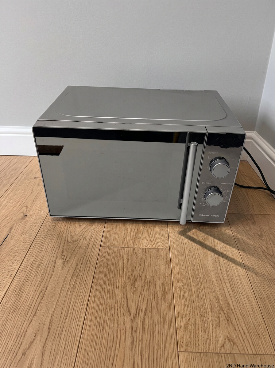 Russell Hobbs Silver Mirror Finish Microwave — Good Working Order – styled product image