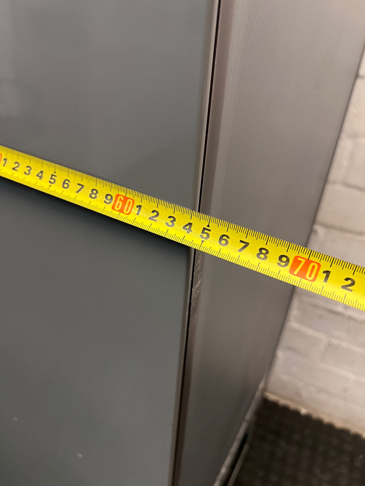 Red Hisense Glass Front Fridge-Freezer — Working Well with Cracked Freezer Drawer – width measurement