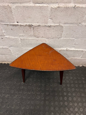 Triangular Wooden Side Table with Tapered Legs – condition detail