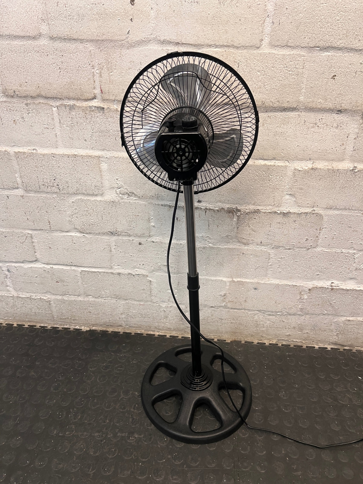 Bluetech Chrome and Black Standing Fan — Good Working Order – condition detail
