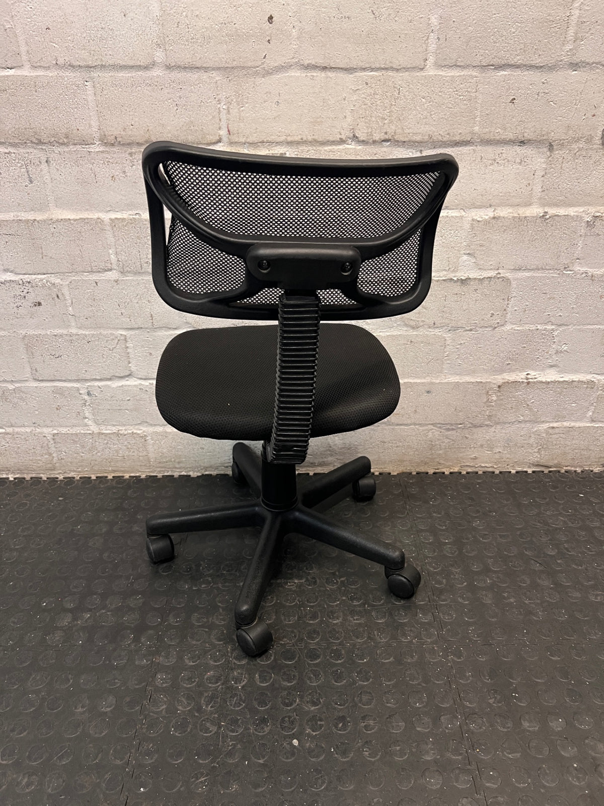 Black Mesh Back Swivel Office Chair – back view