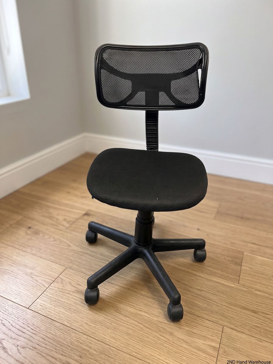 Black Mesh Back Swivel Office Chair – styled product image