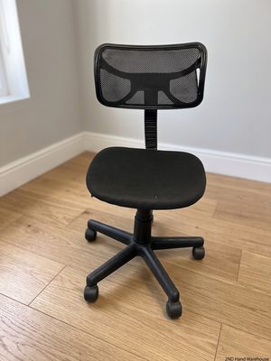 Black Mesh Back Swivel Office Chair – styled product image