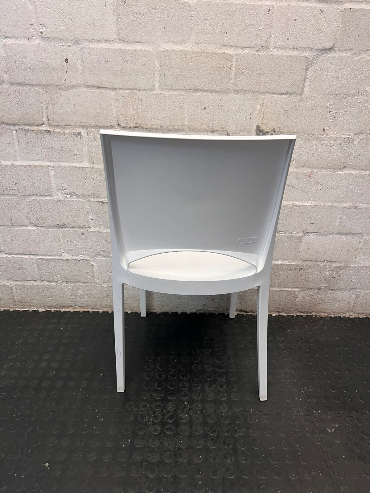Contempary White Moulded Plastic Chair — Good Working Order – condition detail
