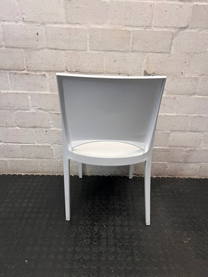 Contempary White Moulded Plastic Chair — Good Working Order – condition detail