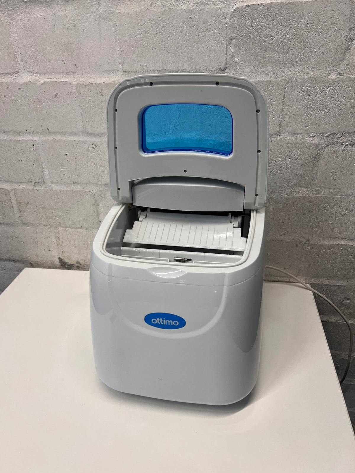 Ottimo White Countertop Ice Maker — Good Working Order – side view
