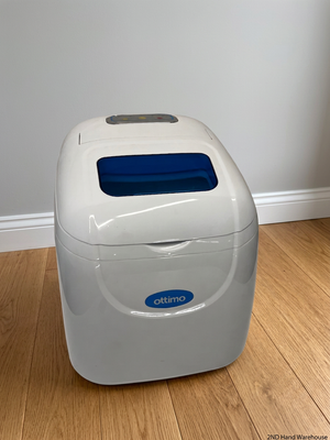 Ottimo White Countertop Ice Maker — Good Working Order – styled product image