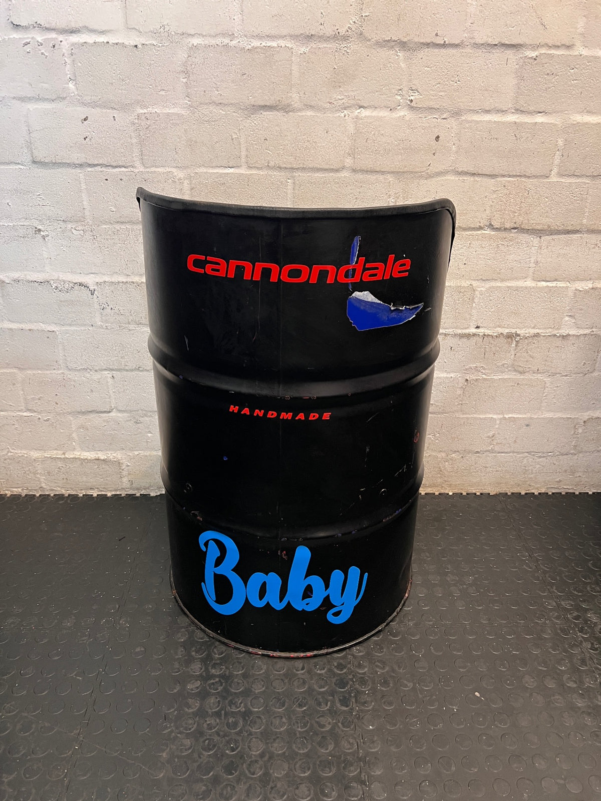 Upcycled Metal Oil Drum Chair – condition detail