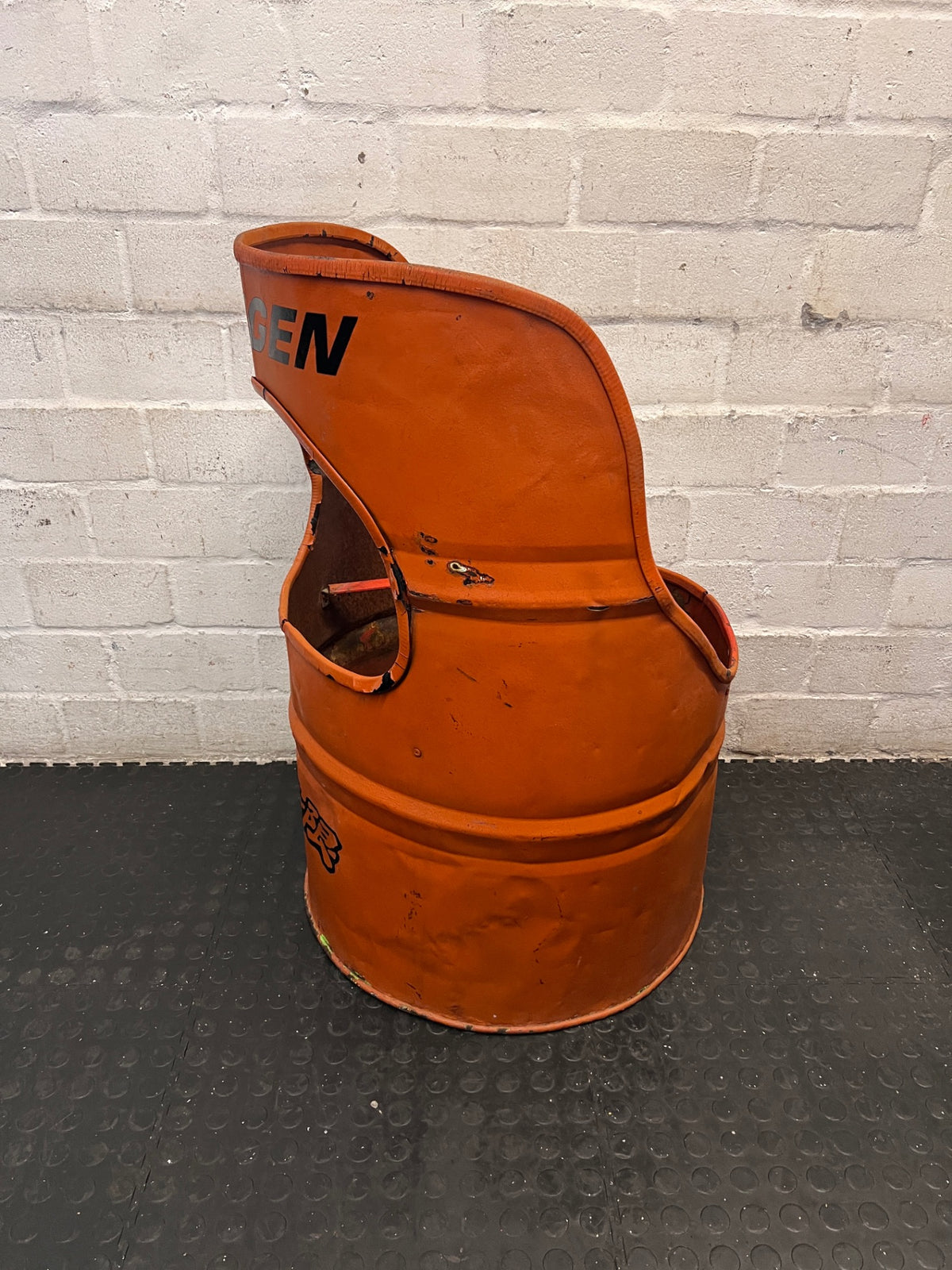 Upcycled Orange Metal Oil Drum Chair – condition detail
