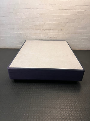 Upholstered Queen Bed Base in Grey — Good Working Order – condition detail