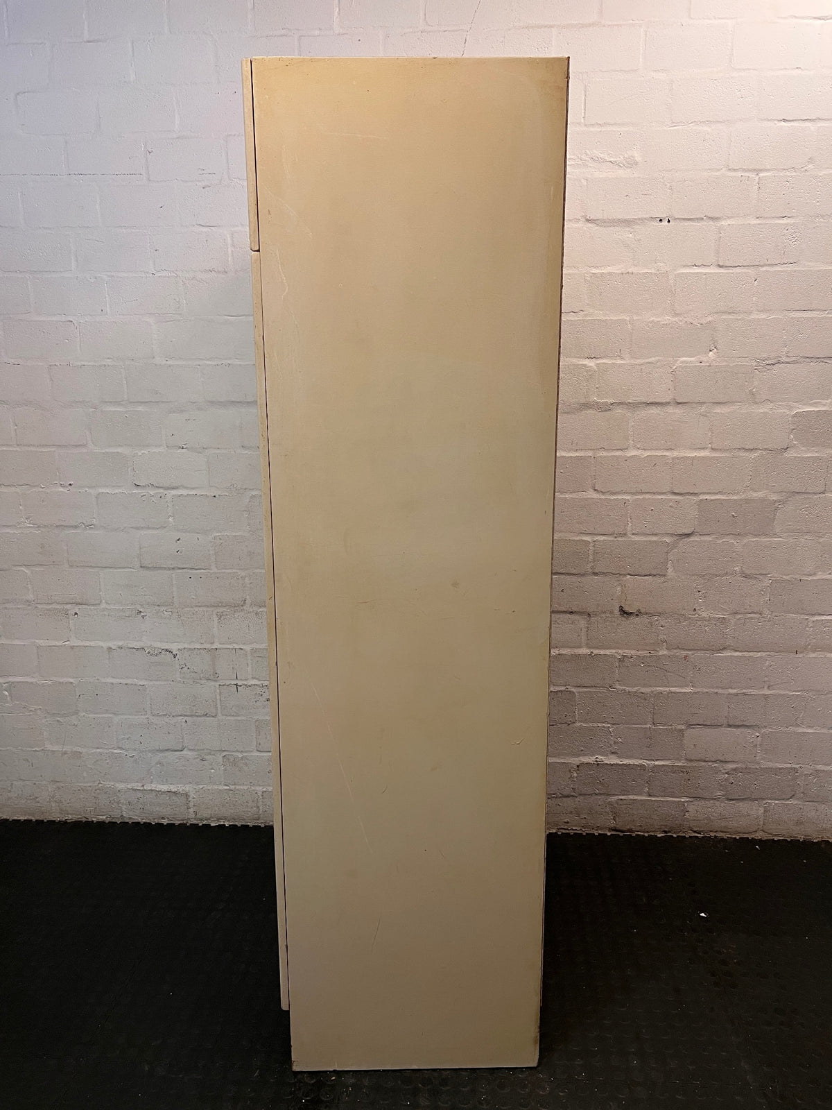 White Two-Door Wardrobe with Top Box – condition detail