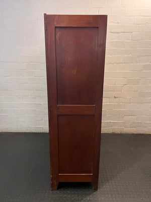 Three-Door Arched Wooden Wardrobe with Chevron Detail – condition detail
