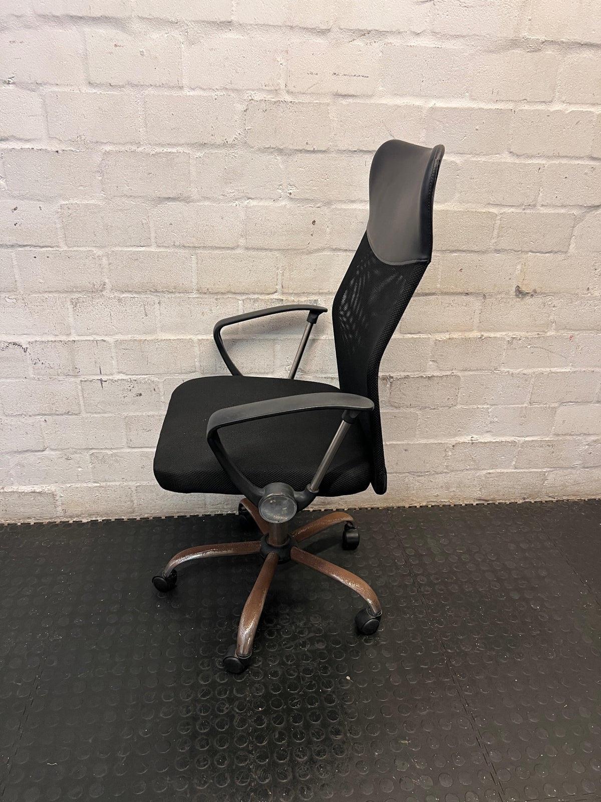 Ergonomic High Back Mesh Office Chair – back view