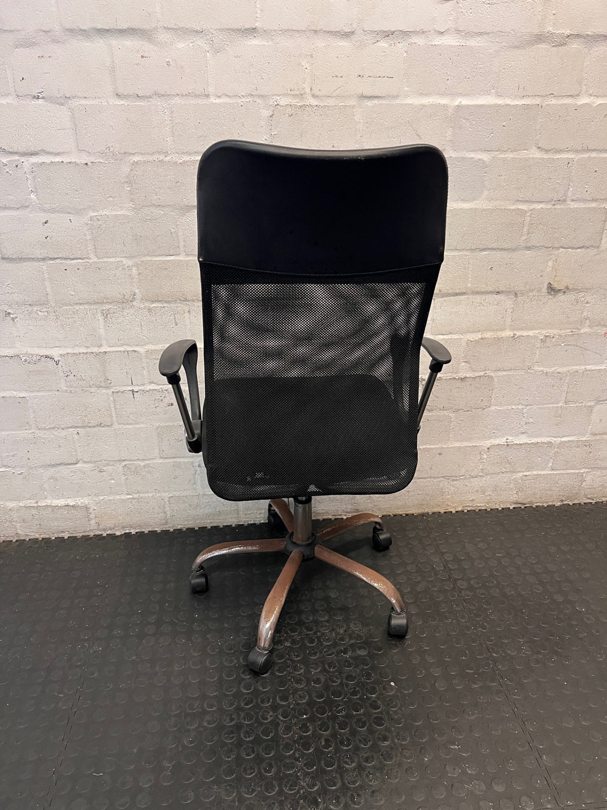 Ergonomic High Back Mesh Office Chair – condition detail
