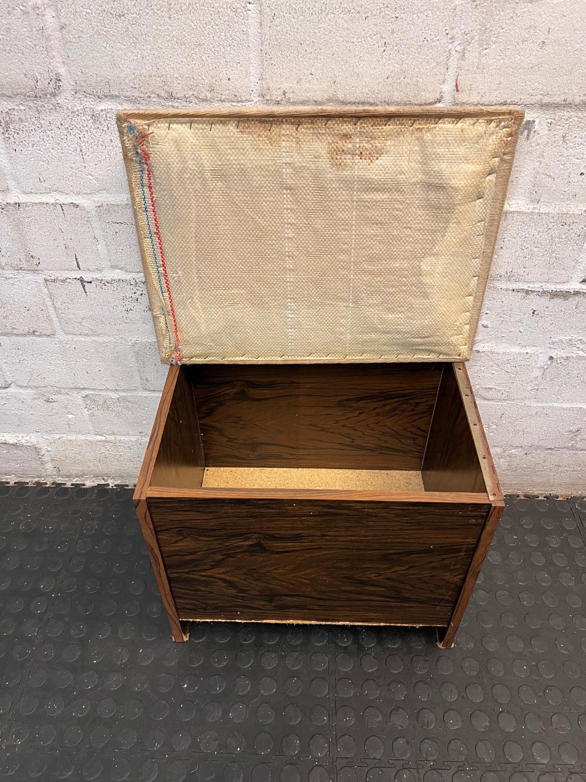 Tufted Corduroy Ottoman with Dark Wood Grain Finish – condition detail