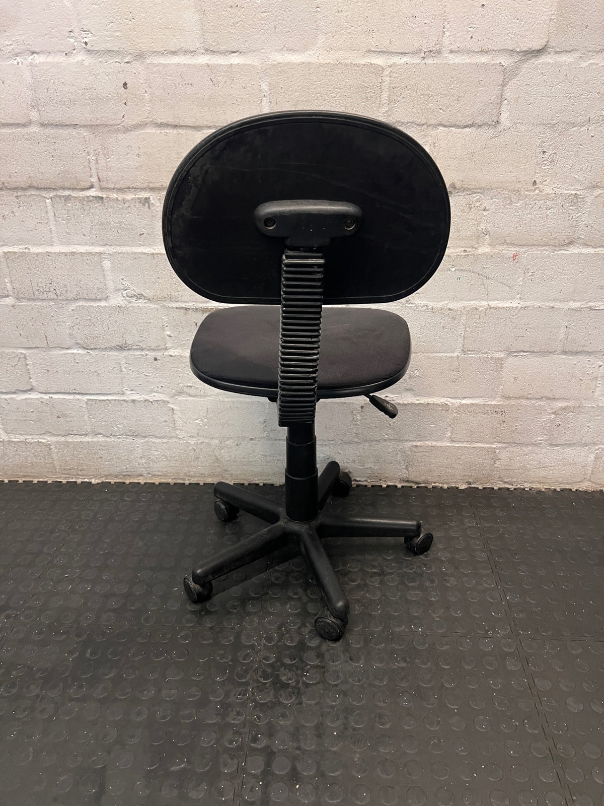 Black Fabric Typist Office Chair on Castors – condition detail