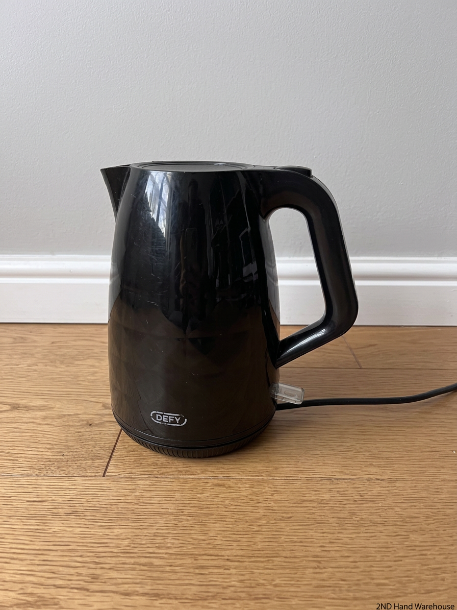 Defy Gloss Black Electric Kettle — Working with Heavy Surface Wear – styled product image