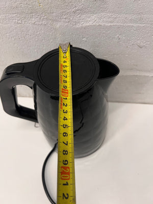 Defy Gloss Black Electric Kettle — Working with Heavy Surface Wear – width measurement