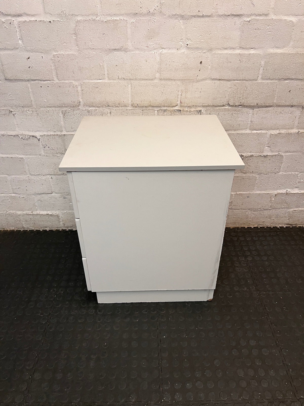 White 3-Drawer Bedside Table with Brass Handles — Fair Condition with Removable Top – condition detail