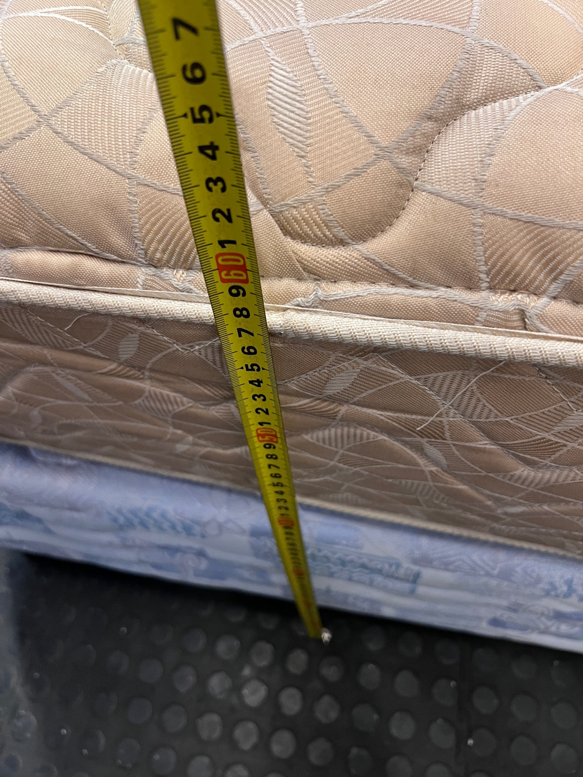 Restonic Dream Unique Three Quarter Base Set — Great Condition Bed and Mattress Set – height measurement