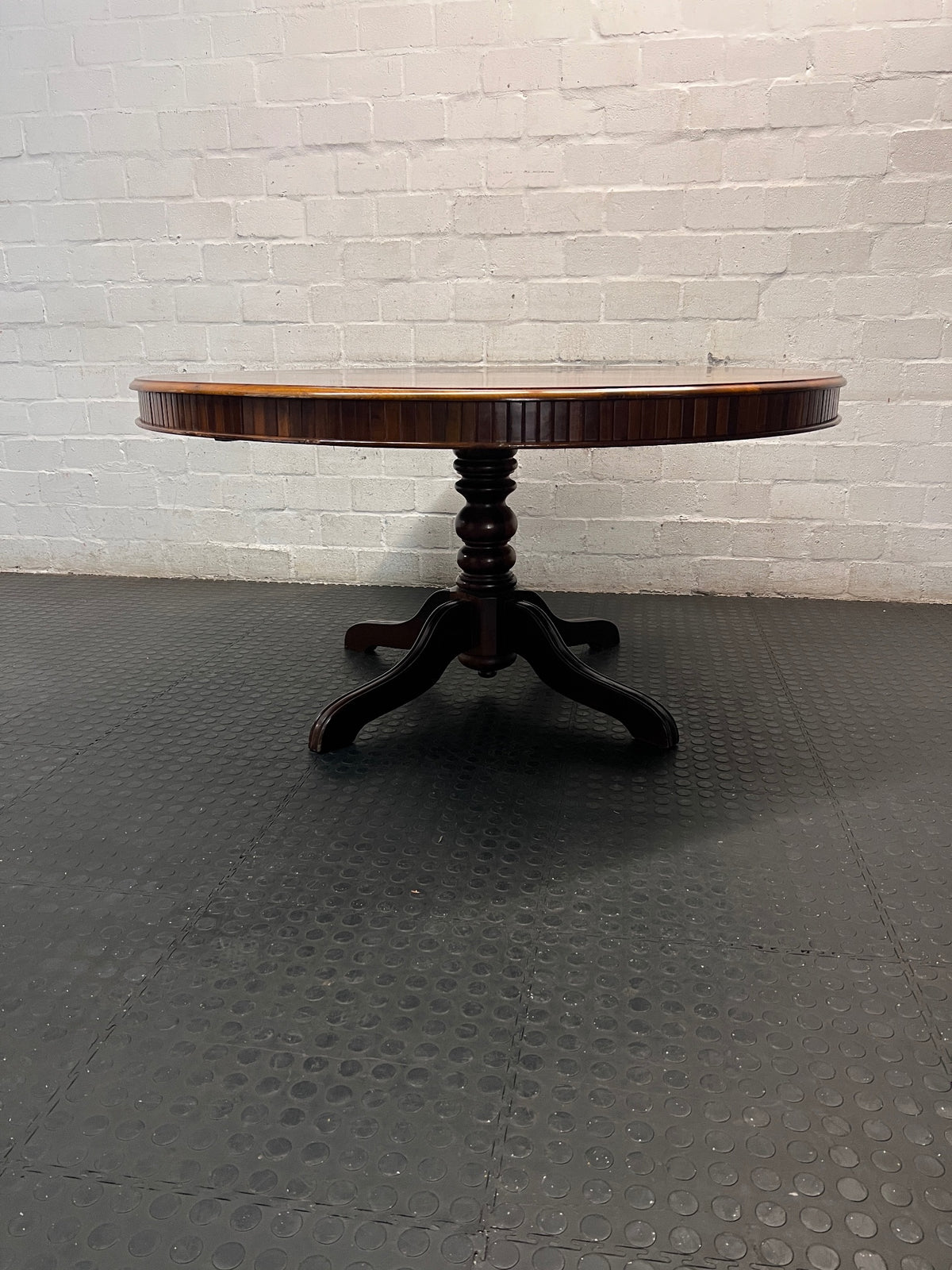 Circular Solid Imbuia Wood 6-Seater Dining Table — Great Condition – condition detail