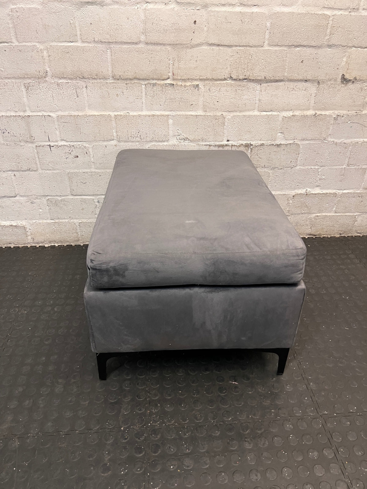 Charcoal Grey Upholstered Ottoman with Black Metal Legs — Good Condition – condition detail