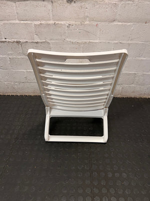 White Slatted Plastic Folding Chair – condition detail