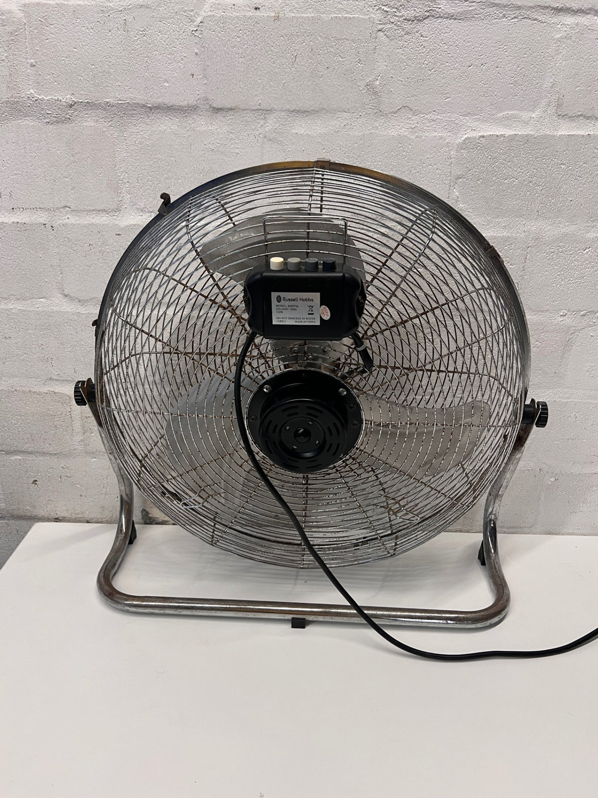 Russell Hobbs Silver Metal Floor Fan — Good Working Order with Surface Wear – condition detail