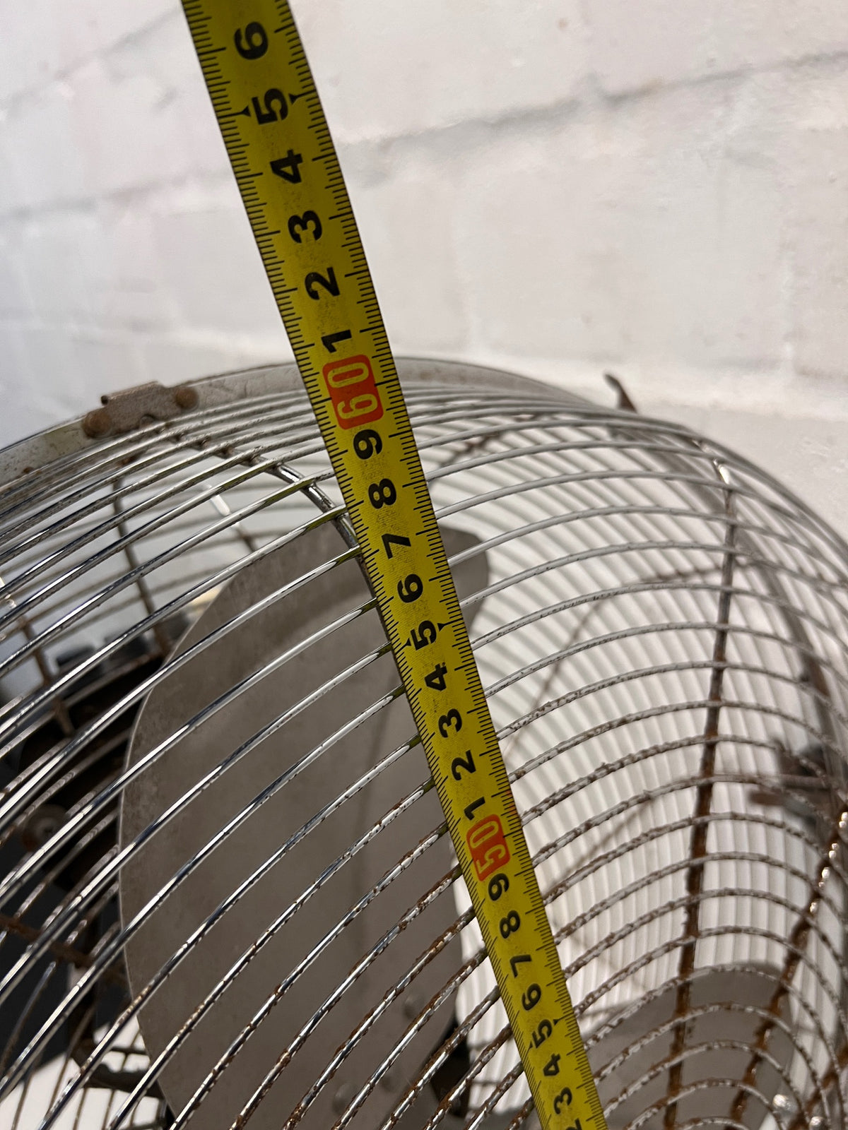Russell Hobbs Silver Metal Floor Fan — Good Working Order with Surface Wear – depth measurement
