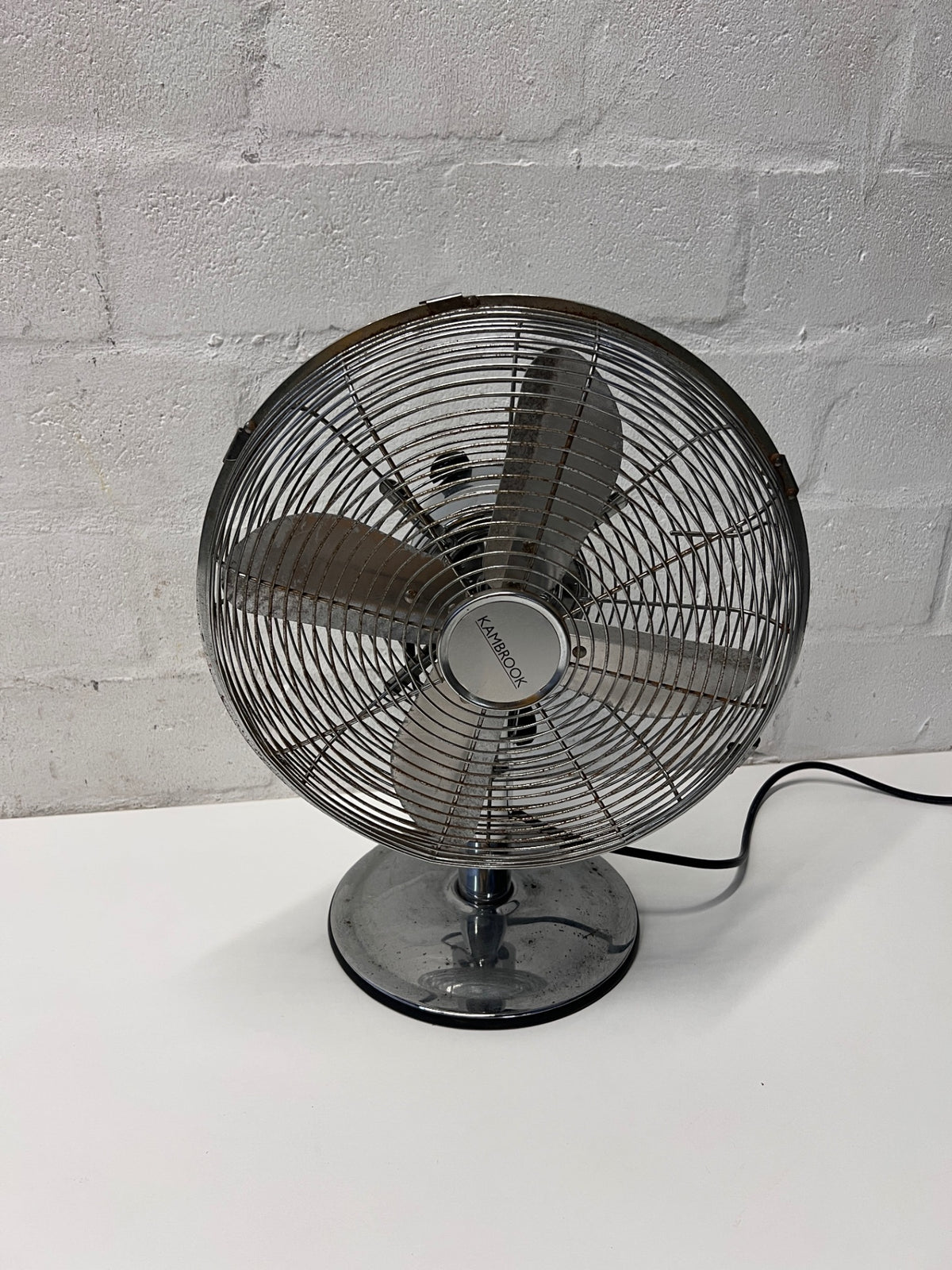 Kambrook Silver Metal Desk Fan — Good Working Order with Surface Rust – main front view