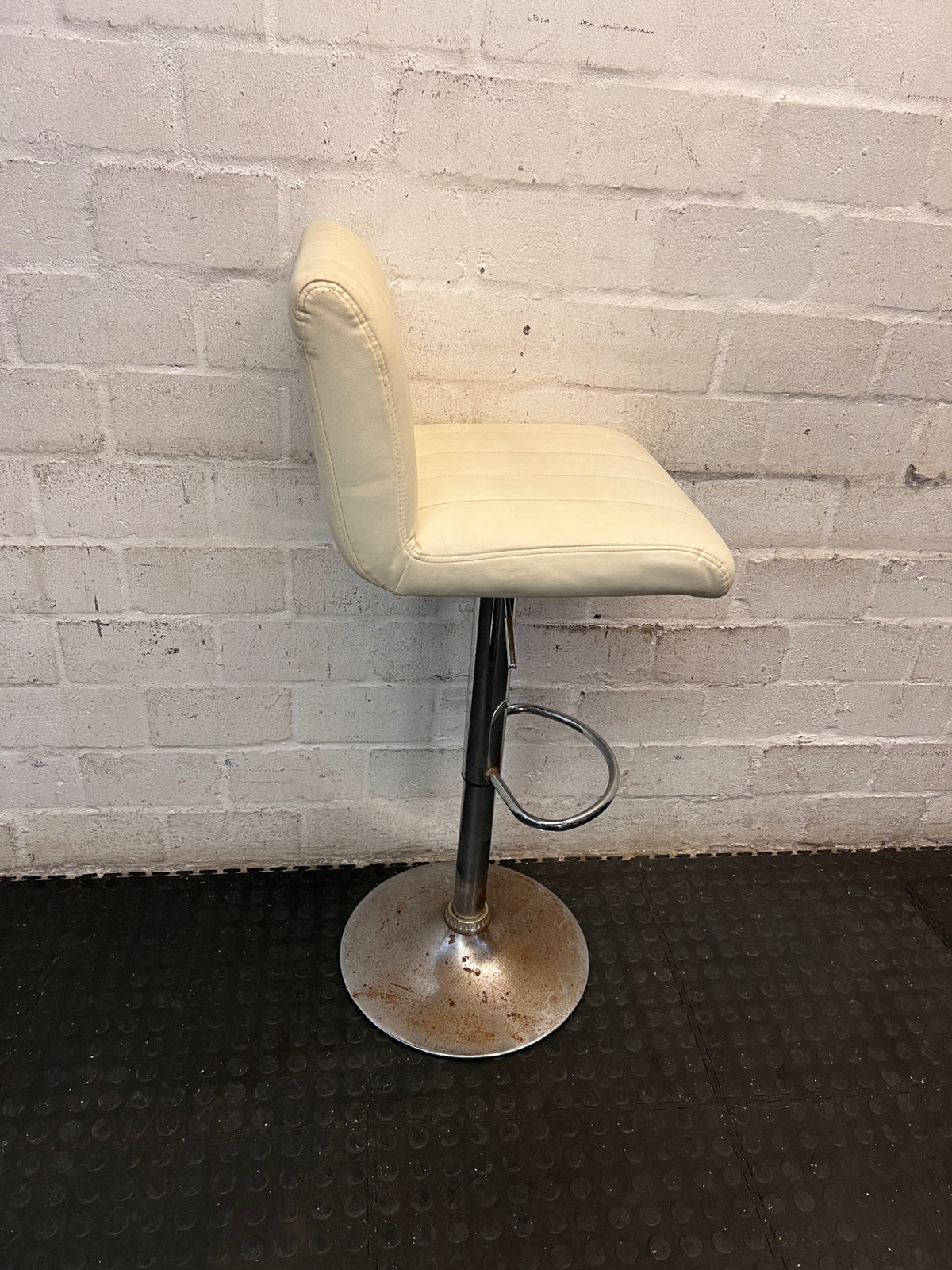 White Faux Leather Pedestal Bar Stool — Rust Spots on Bases and Worn Upholstery – condition detail