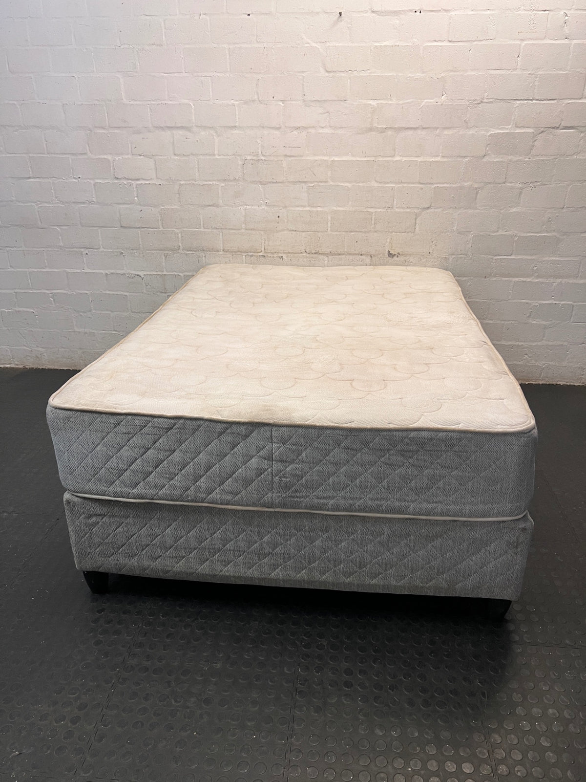 Durapedic Ultra Premium Double Base Set — Good Working Order – back view