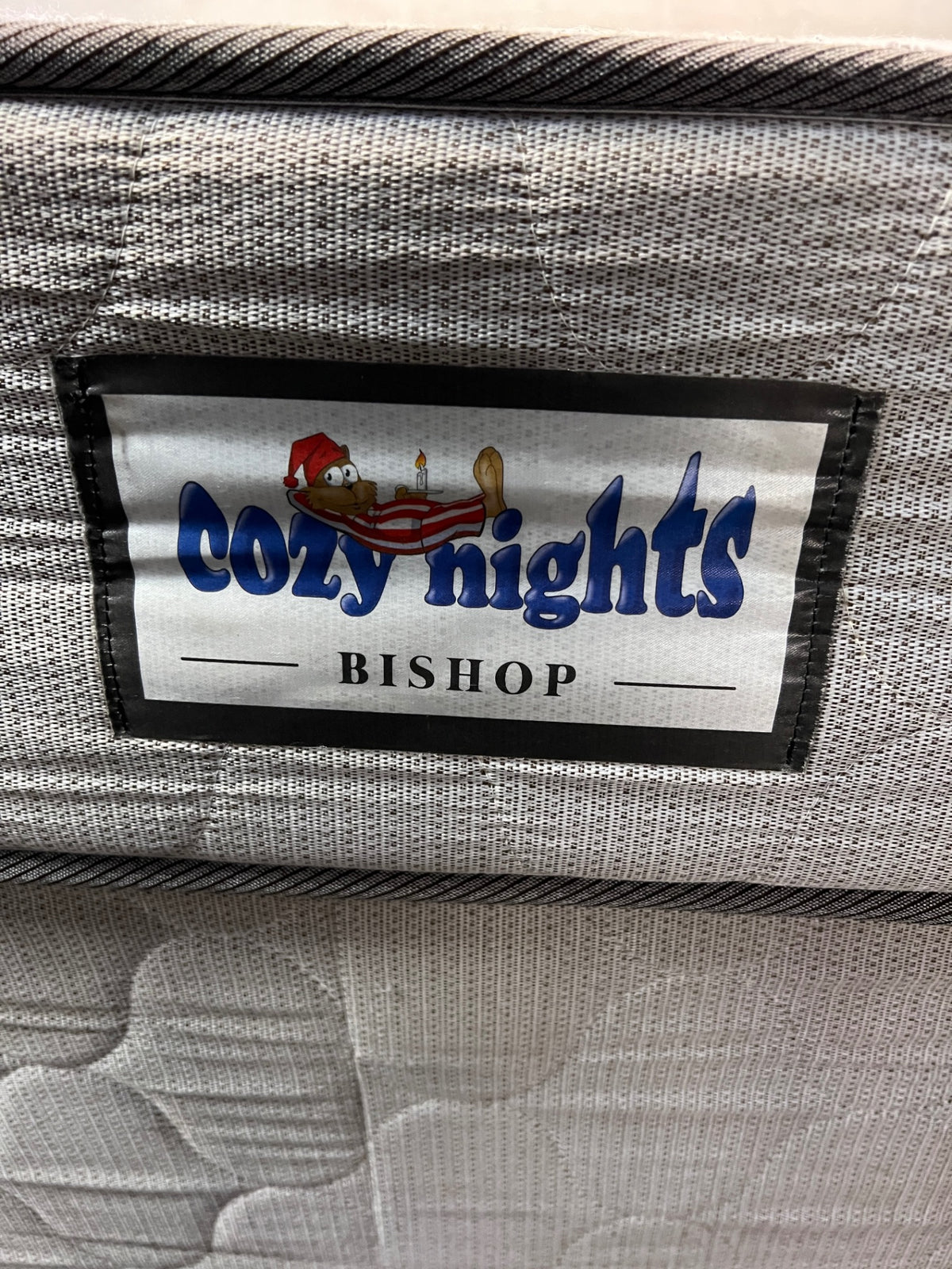 Durapedic Queen Base Set in Grey — Good Working Order – condition detail