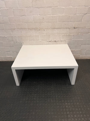 Minimalist White Rectangular Coffee Table — Wear and Minor Scratches on Side – condition detail