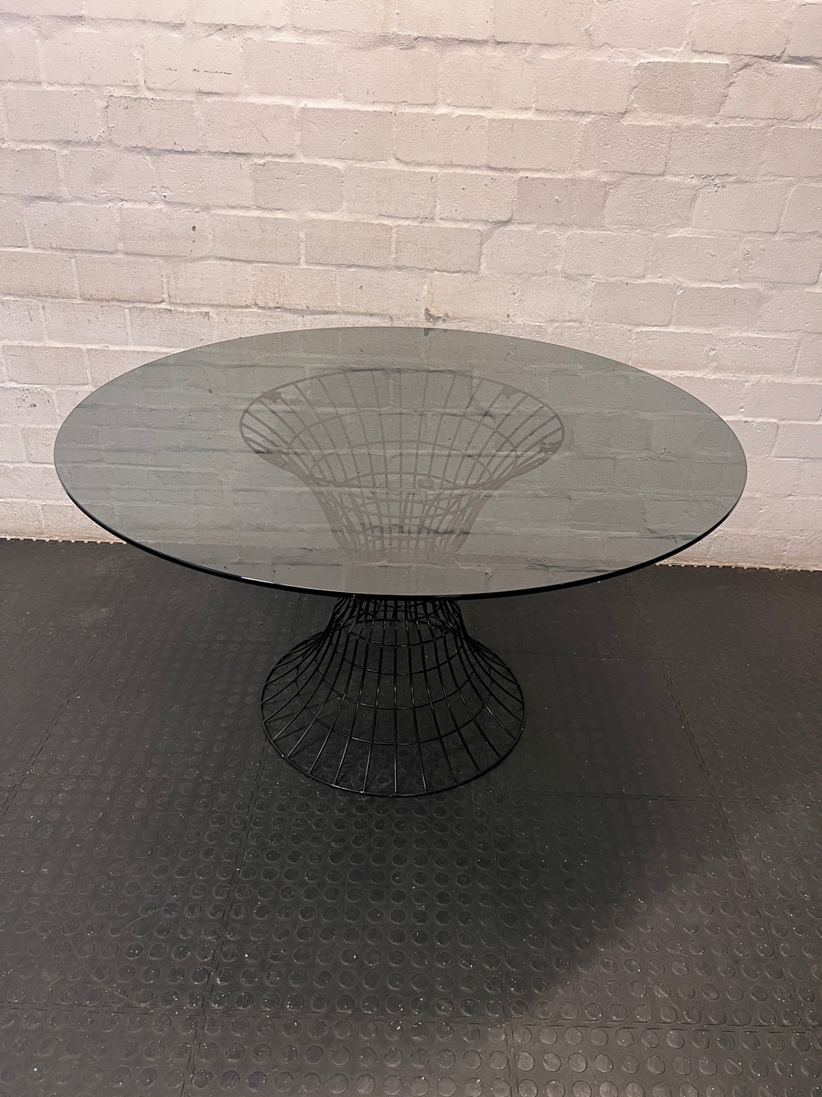 Round Smoked Glass Dining Table with Black Steel Wire Base — Very Good Condition – condition detail