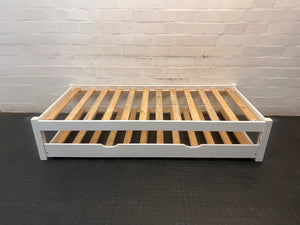 White Timber Single Bed Frame – condition detail