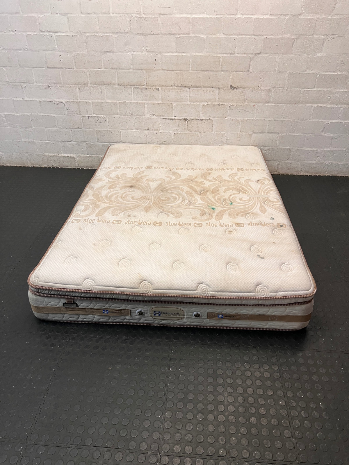 Sealy Posturepedic Double Mattress – main front view