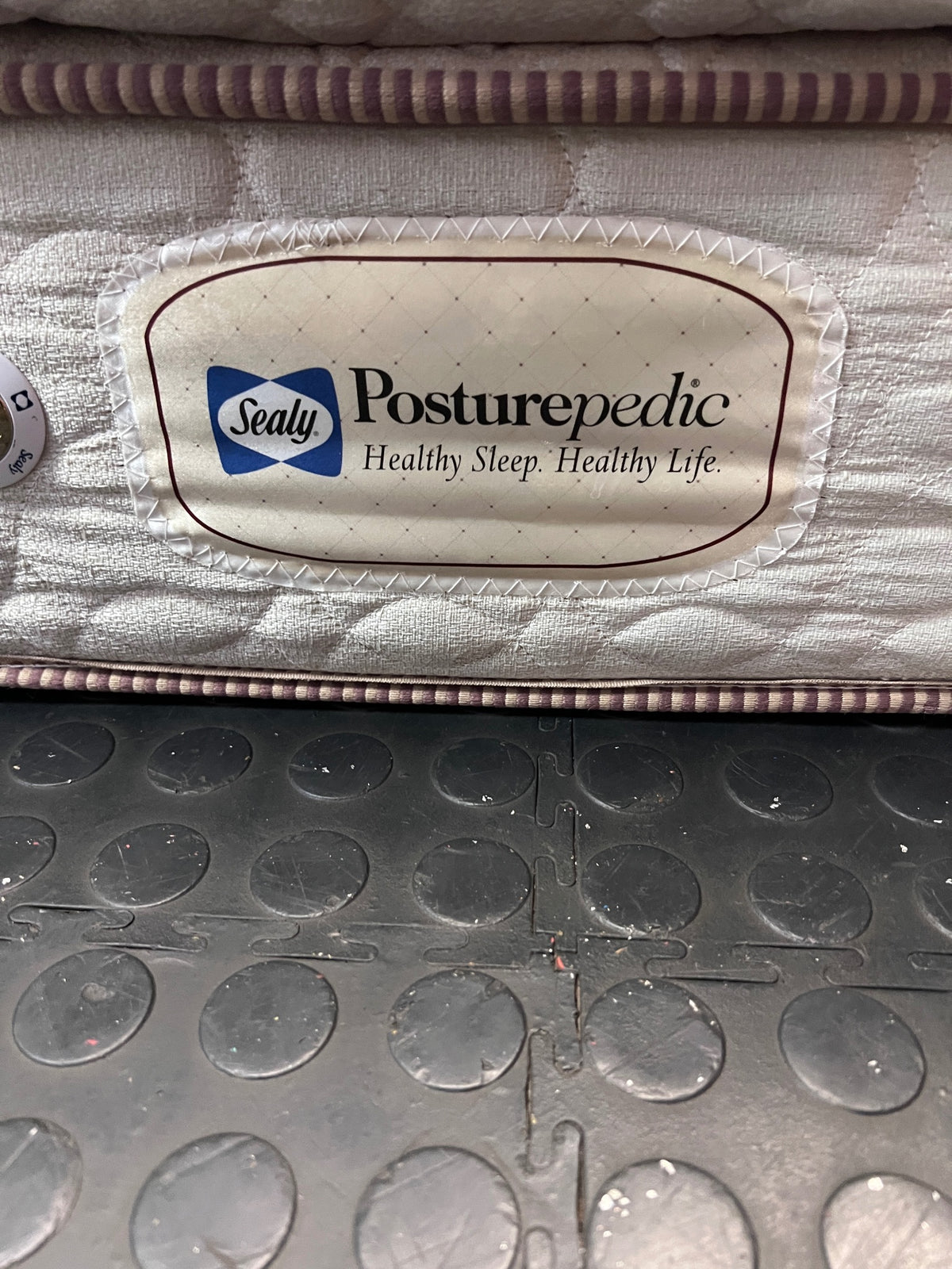 Sealy Posturepedic Double Mattress – side view