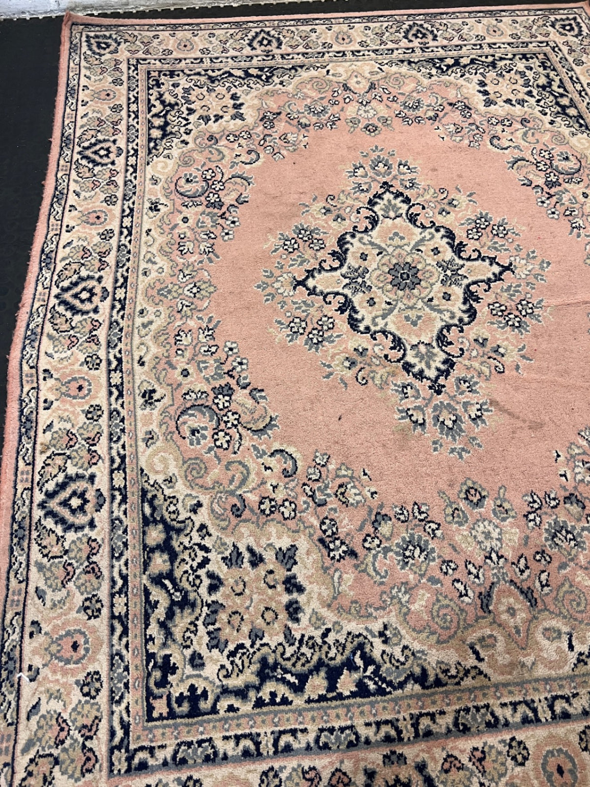 Pink Traditional Persian Style Medallion Rug — Fair Used Condition – condition detail