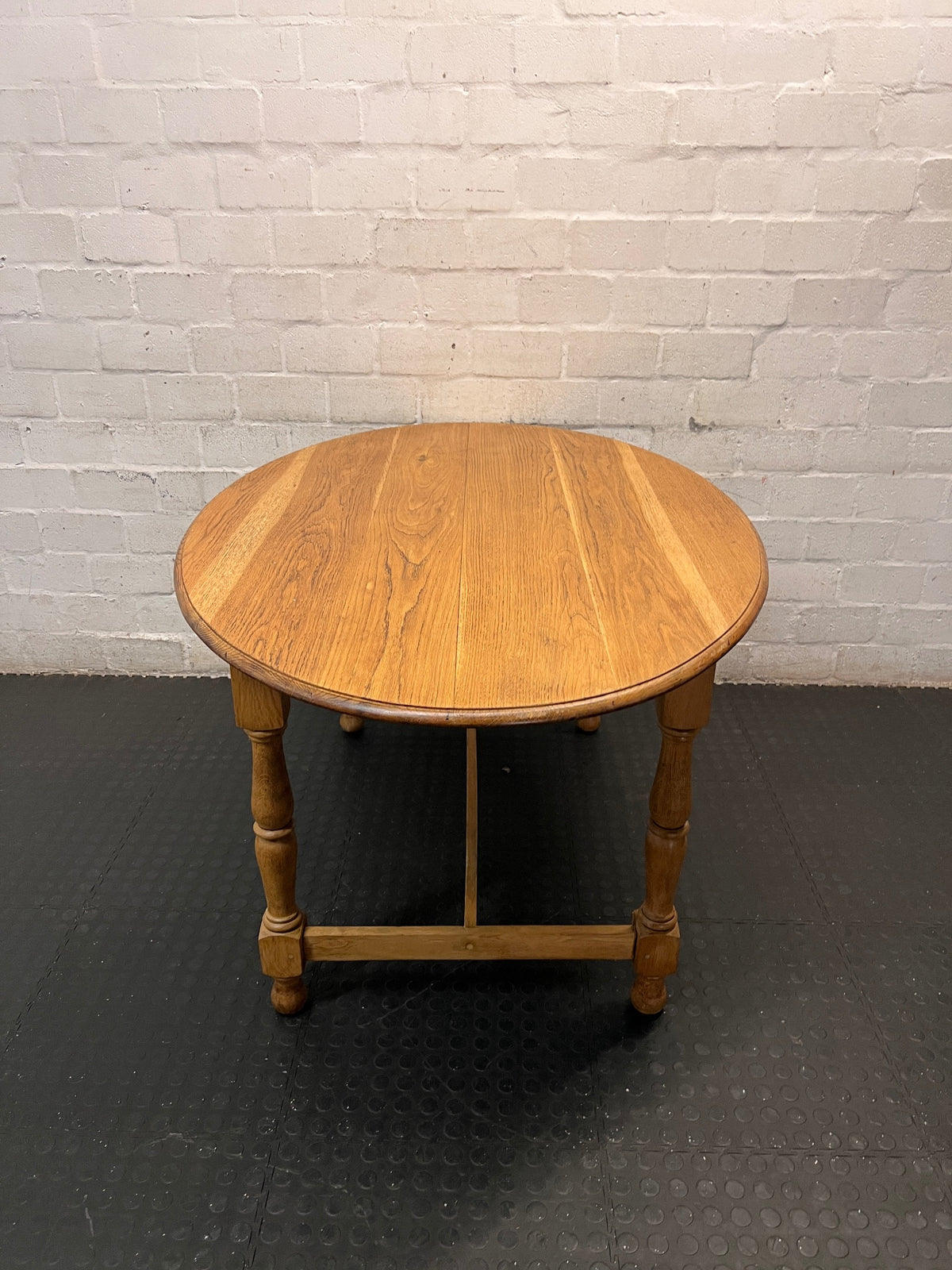 Oval Oak Dining Table with Turned Legs — Good Condition – back view