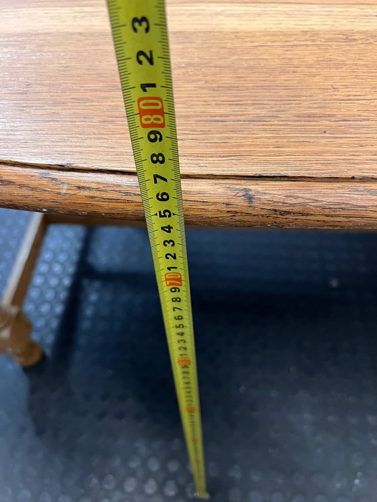 Oval Oak Dining Table with Turned Legs — Good Condition – height measurement