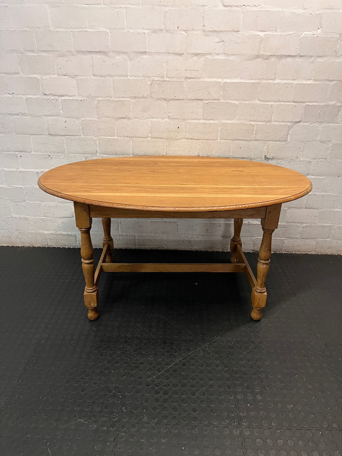 Oval Oak Dining Table with Turned Legs — Good Condition – main front view